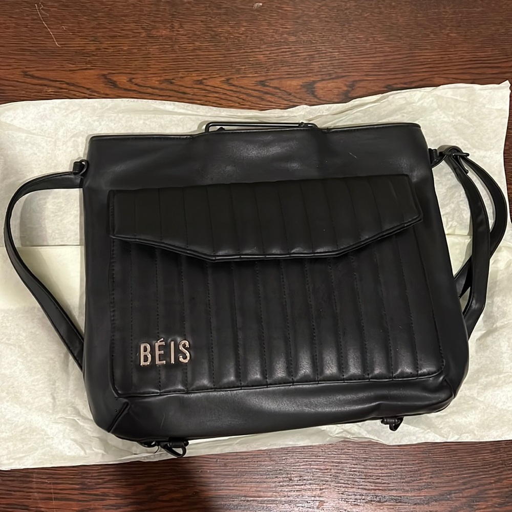 ✈️✈️Beis Convertible Laptop/Travel Bag✈️✈️